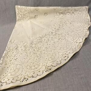 36” Round Lace Table Cover
